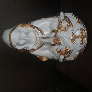 Franklin Mint Hand-Painted Porcelain Virgin Mary Music Box 24K Gold Details